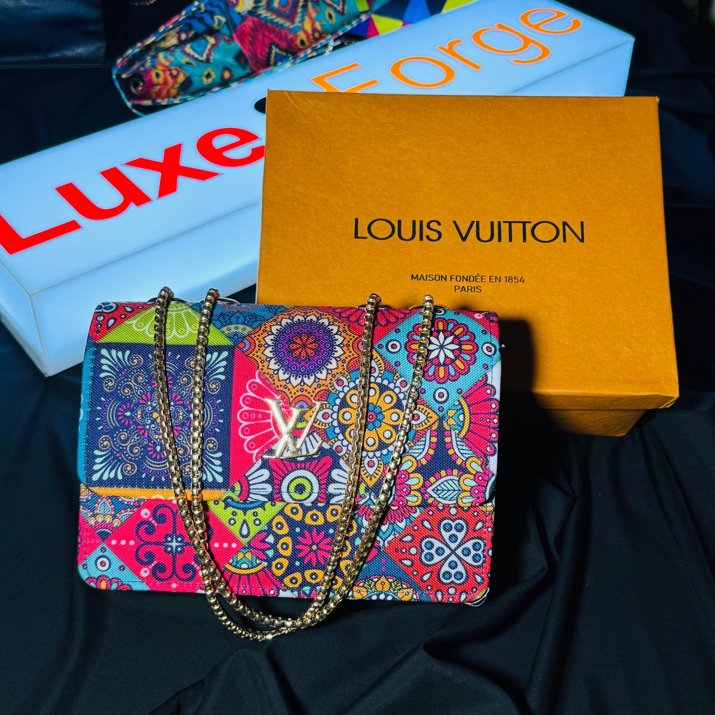 LV CROSS BODY BAG